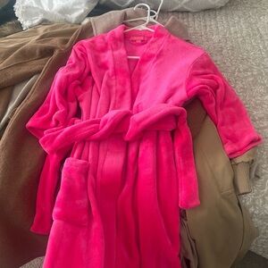 Lilly Pulitzer Vibrant Pink Fleece robe